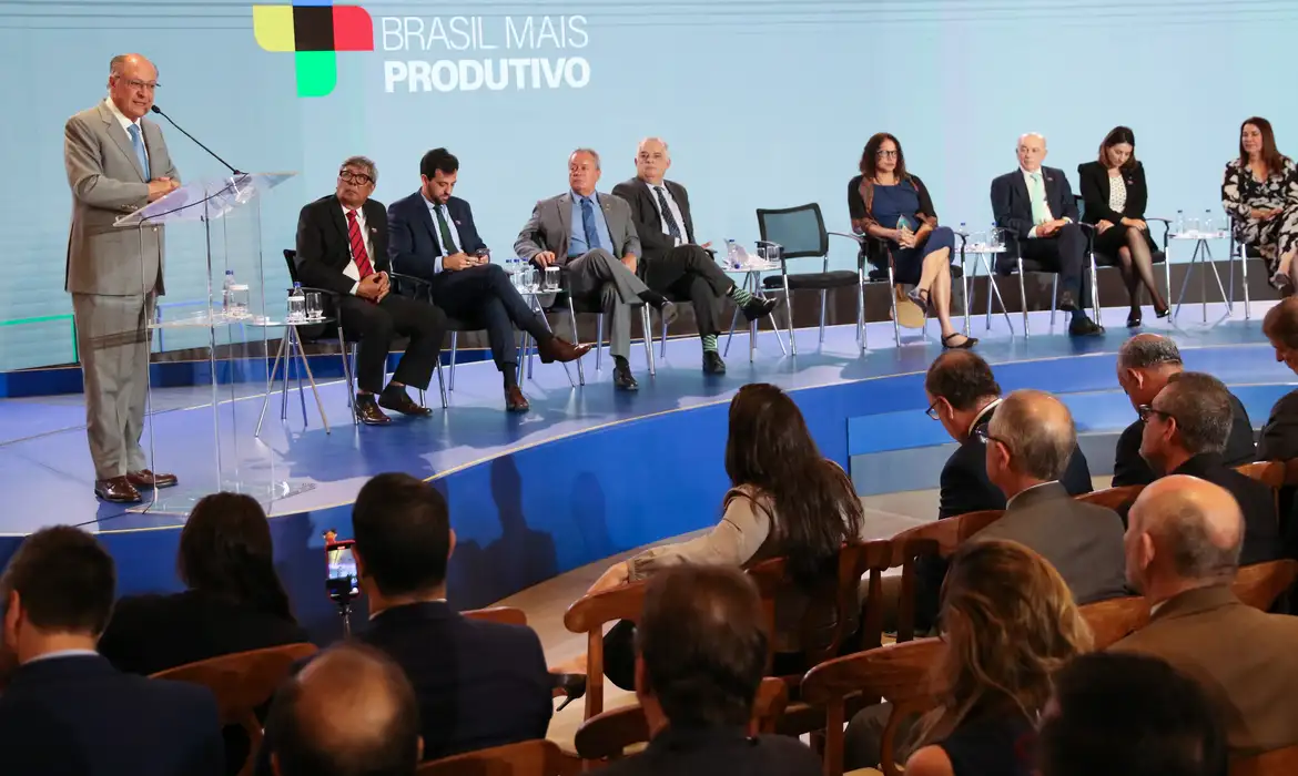 No momento, você está visualizando Brasil Mais Produtivo tem R$ 2 bi para avanços digitais nas indústrias