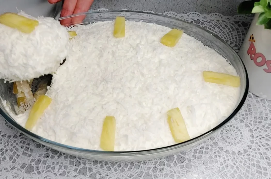 No momento, você está visualizando Receita de sobremesa gelada de abacaxi simples e deliciosa!