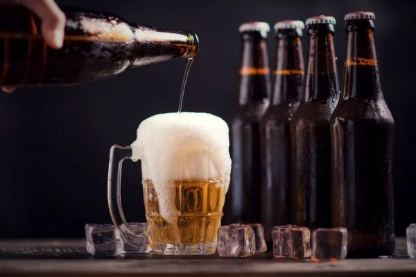 No momento, você está visualizando DE DINHEIRO A HIDRATANTE: Confira 10 curiosidades sobre a cerveja
