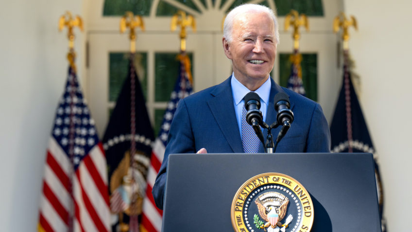 No momento, você está visualizando Câmara dos EUA aprova investigação de impeachment contra Biden