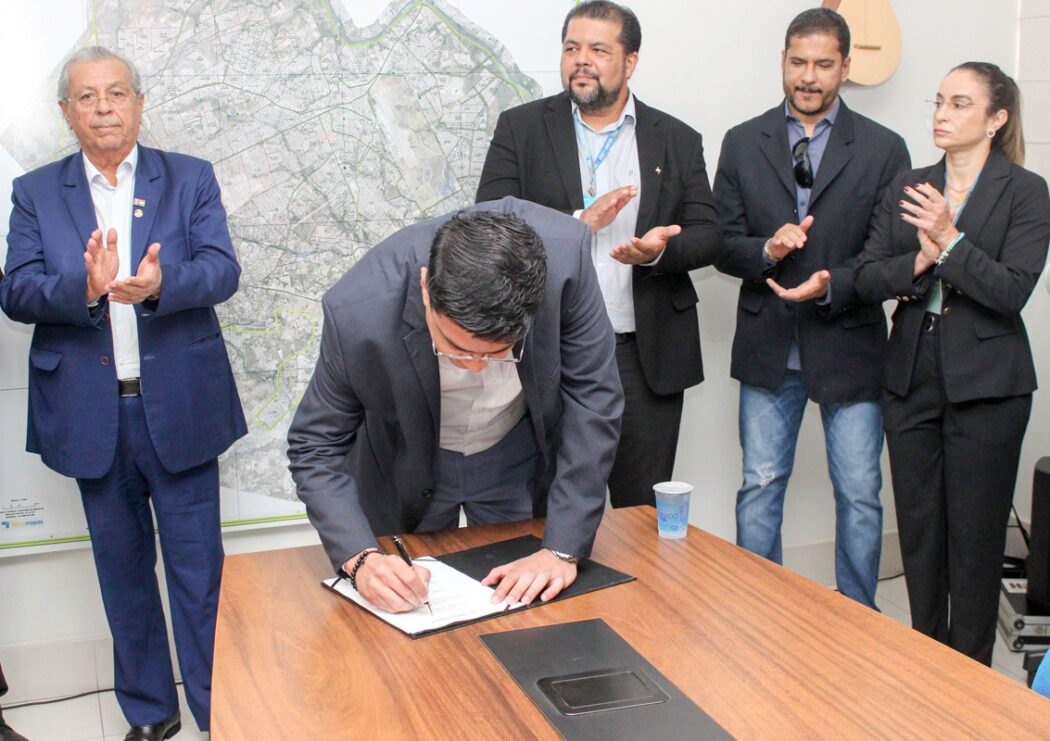 No momento, você está visualizando Kalil, Jayme e Assis anunciam emendas e empréstimos para água, terminal rodoviário e centro de abastecimento