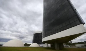Leia mais sobre o artigo Mais de 138 mil novas urnas foram entregues para 2024, diz TSE
