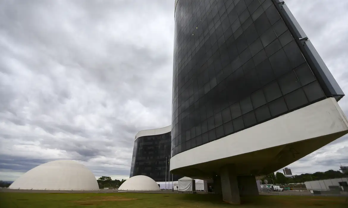 No momento, você está visualizando Mais de 138 mil novas urnas foram entregues para 2024, diz TSE