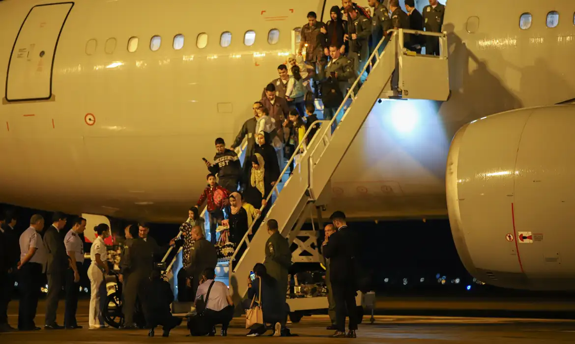 No momento, você está visualizando Mais um grupo de repatriados de Gaza chega ao Brasil