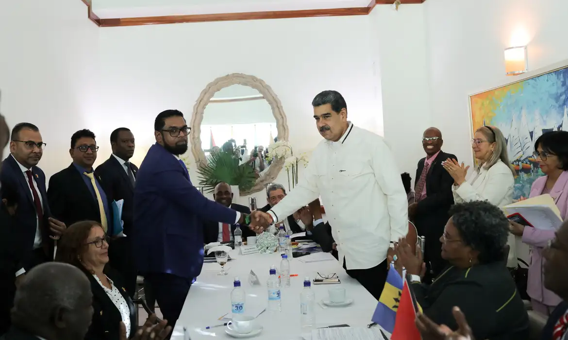 No momento, você está visualizando Venezuela e Guiana se comprometem a não usar força no conflito