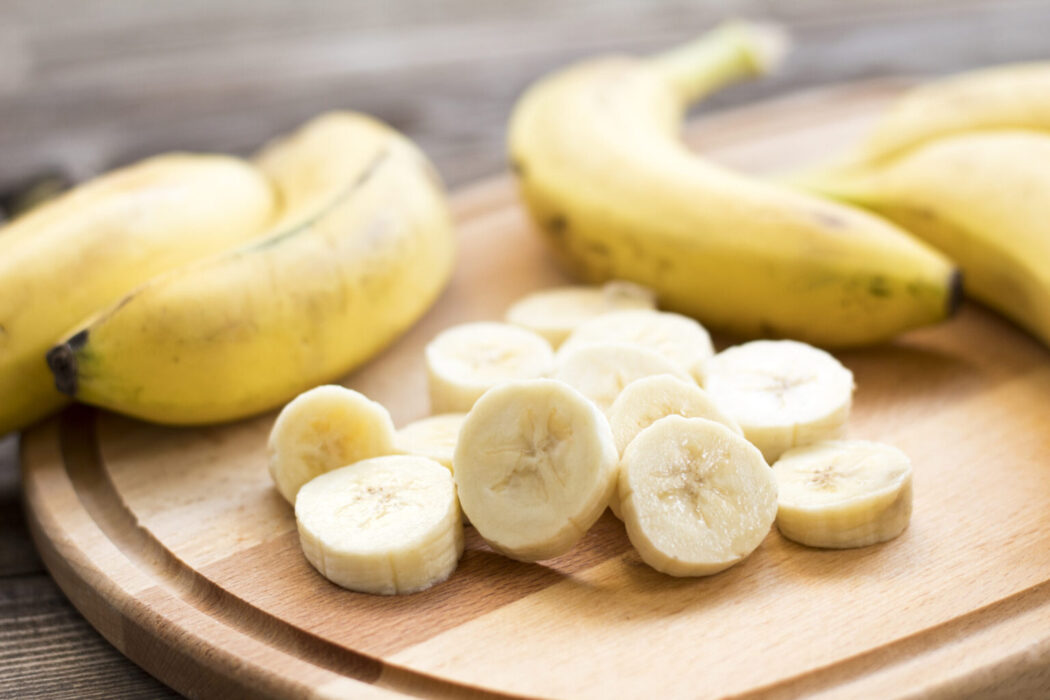 No momento, você está visualizando Banana pode ajudar a reduzir colesterol e prevenir câncer; saiba como