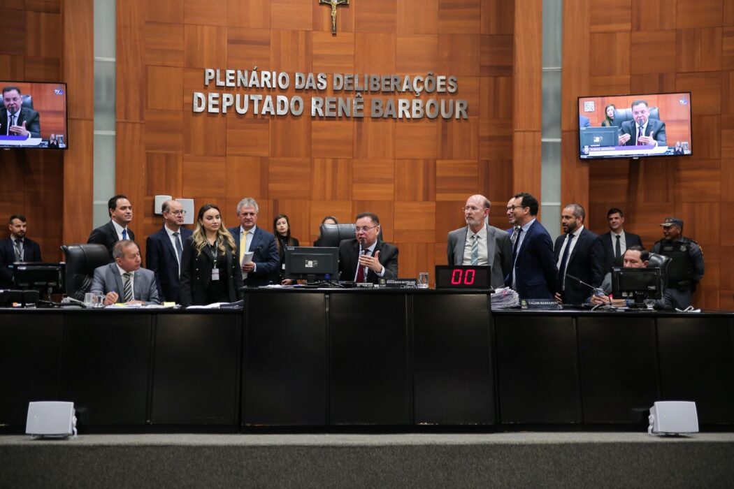 No momento, você está visualizando ALMT: Deputados aprovam orçamento de R$ 35 bilhões