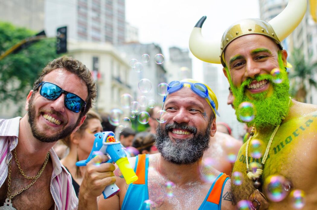 No momento, você está visualizando Veja tendências de moda em fantasias para o Carnaval 2024