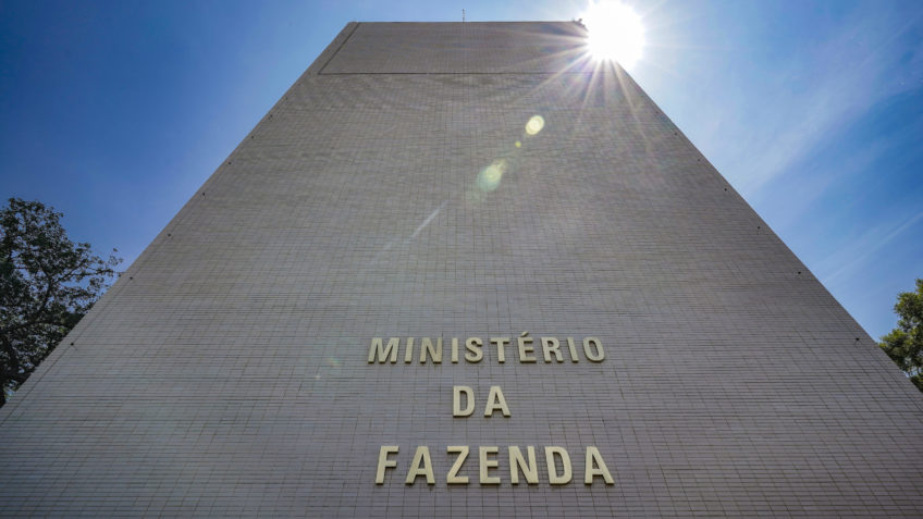 No momento, você está visualizando Ministério da Fazenda abre consulta pública para regulação de big techs