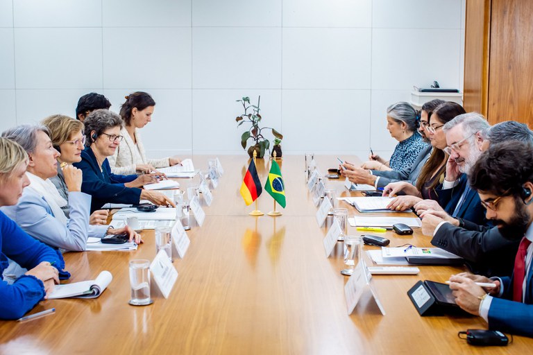 No momento, você está visualizando Fórum Econômico Mundial publica relatório sobre descarbonização em parceria com MDIC