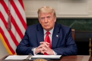 Leia mais sobre o artigo Tribunal avalia argumentos de imunidade de Donald Trump