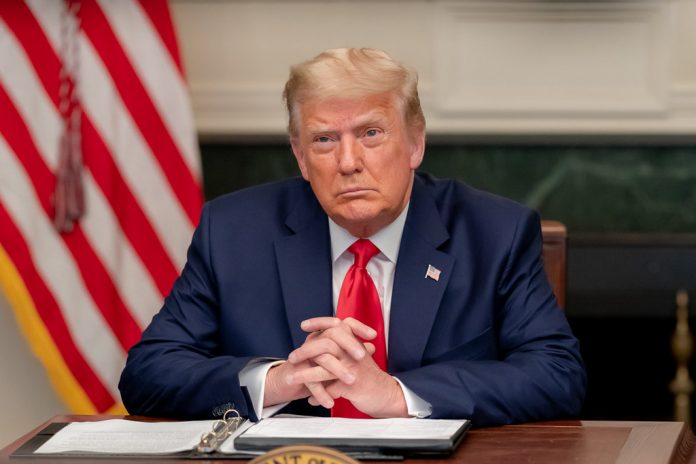No momento, você está visualizando Tribunal avalia argumentos de imunidade de Donald Trump