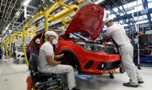 Leia mais sobre o artigo Venda de veículos cresce 12% em 2023, diz balanço da Fenabrave
