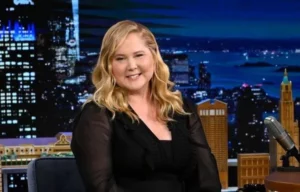 Leia mais sobre o artigo Amy Schumer revela que tem síndrome de Cushing