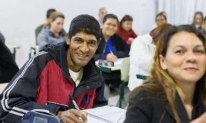 Leia mais sobre o artigo Censo Escolar evidencia fragilidade das políticas de educação para jovens e adultos