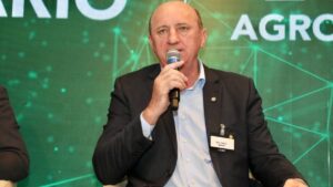 Leia mais sobre o artigo Neri Geller detalha políticas agrícolas e reconhece dificuldades