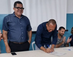 Leia mais sobre o artigo Sanear assina contrato com a Coomser para manutenção da rede de esgoto