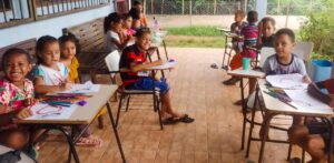 Leia mais sobre o artigo Crianças e adolescentes criam painéis decorativos para comemorar o Dia Internacional da Mulher