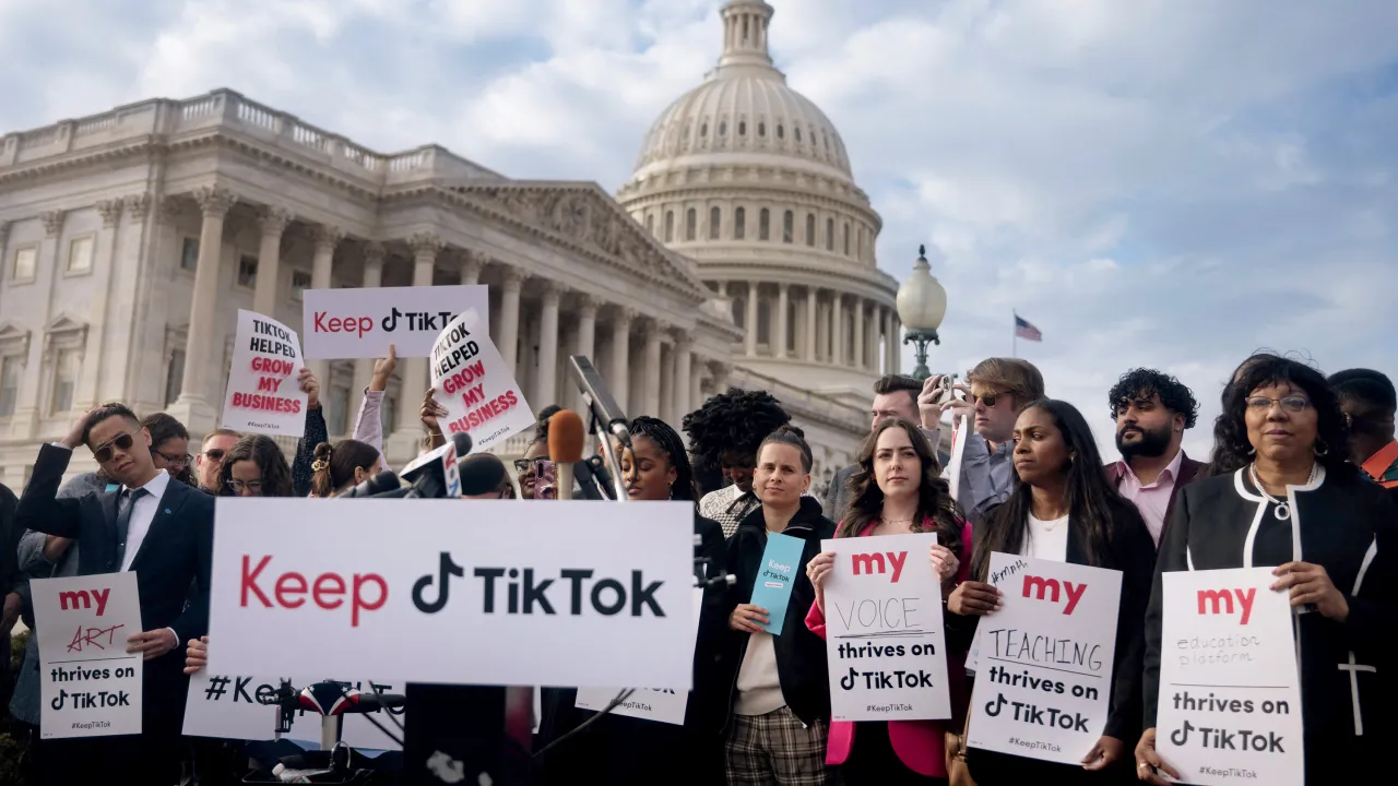 No momento, você está visualizando Os protestos contra a ofensiva dos EUA pode banir o TikTok