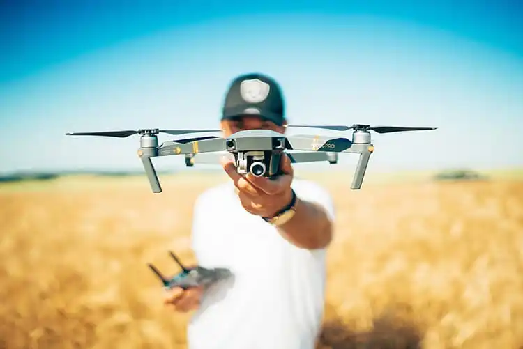 No momento, você está visualizando Senar oferece cursos EAD de legislação, manutenção e uso de drones