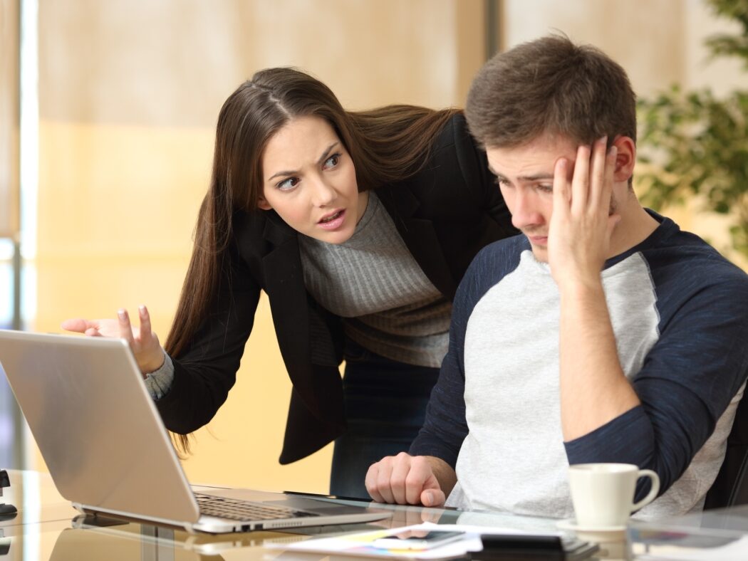 No momento, você está visualizando Seus colegas de trabalho não são seus amigos, entenda!