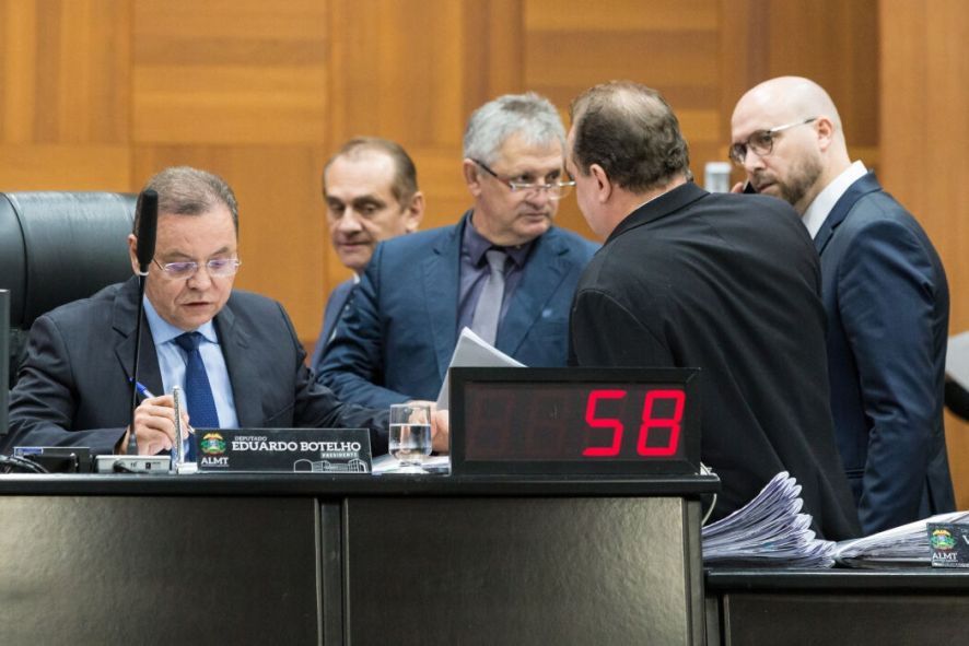 No momento, você está visualizando Deputados votam PL que obriga uso de uniforme nas unidades escolares estaduais