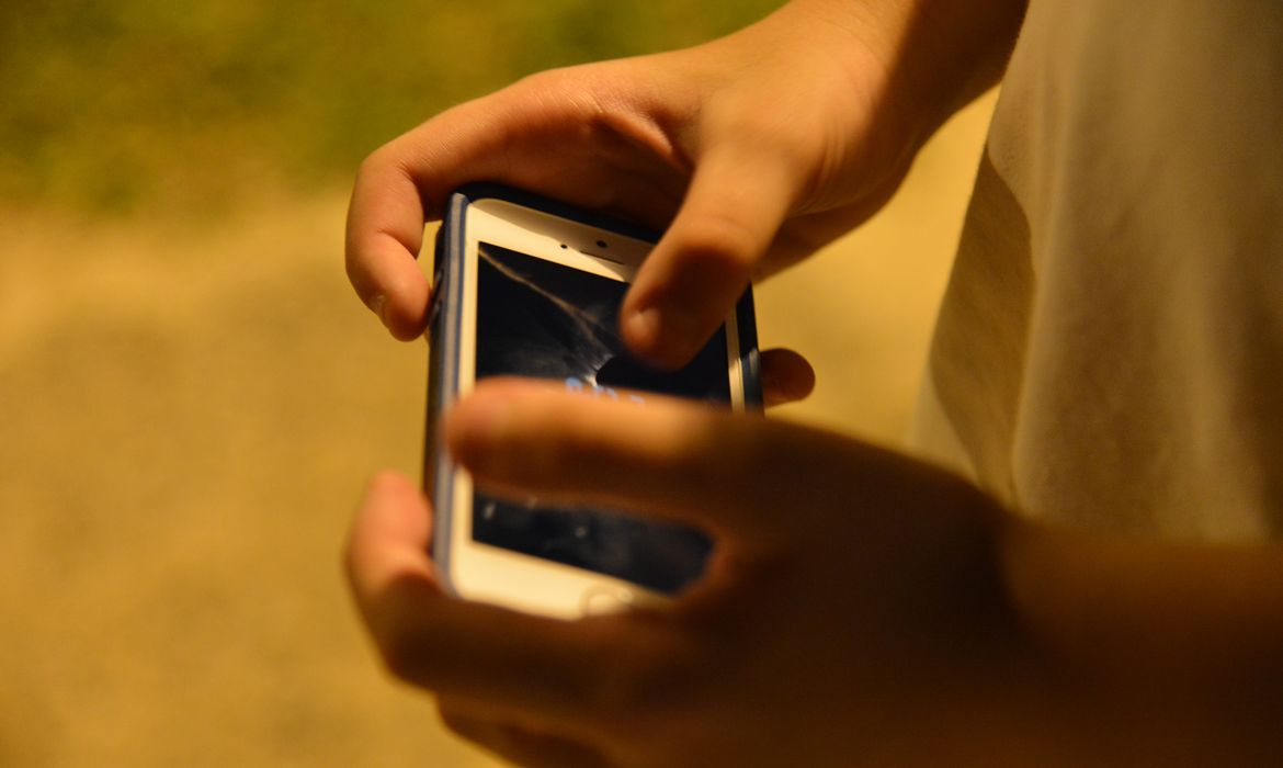No momento, você está visualizando Regulamentado direito das crianças e adolescentes em ambiente digital