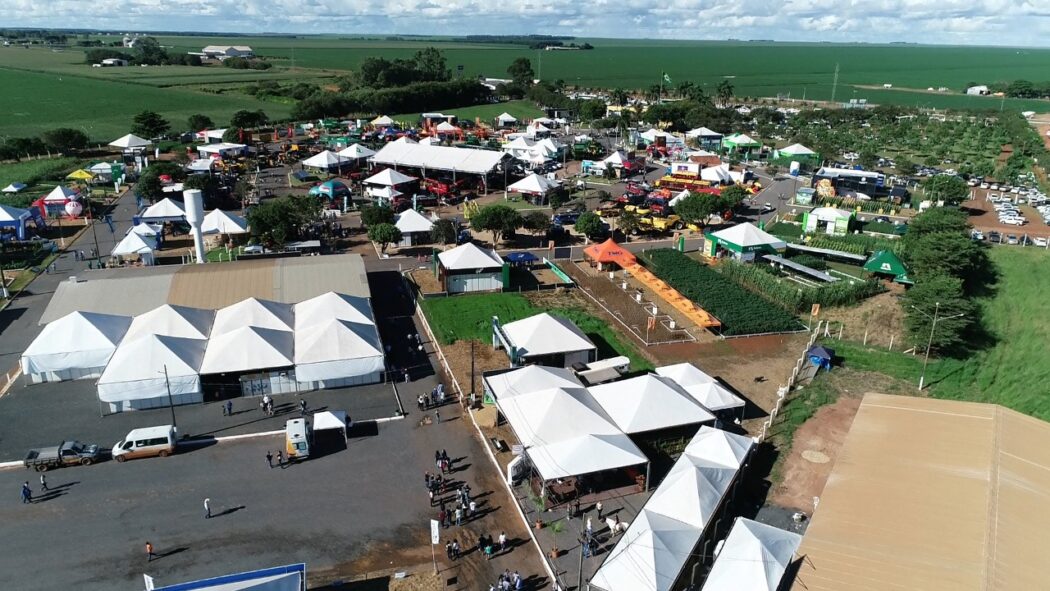 No momento, você está visualizando Sistema Famato marca presença na feira de negócios e tecnologia Parecis Superagro