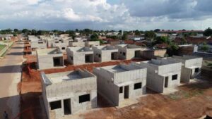 Leia mais sobre o artigo Governo entrega 75 casas que tiveram entrada facilitada pelo programa SER Família