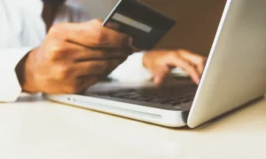 Leia mais sobre o artigo Juros do cartão de crédito caem em fevereiro