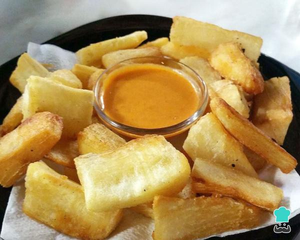 No momento, você está visualizando MANDIOCA: 4 receitas deliciosas e práticas para aproveitar