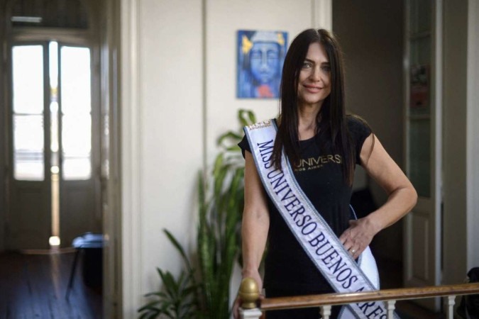 No momento, você está visualizando Miss Buenos Aires mira título mundial aos 60 anos