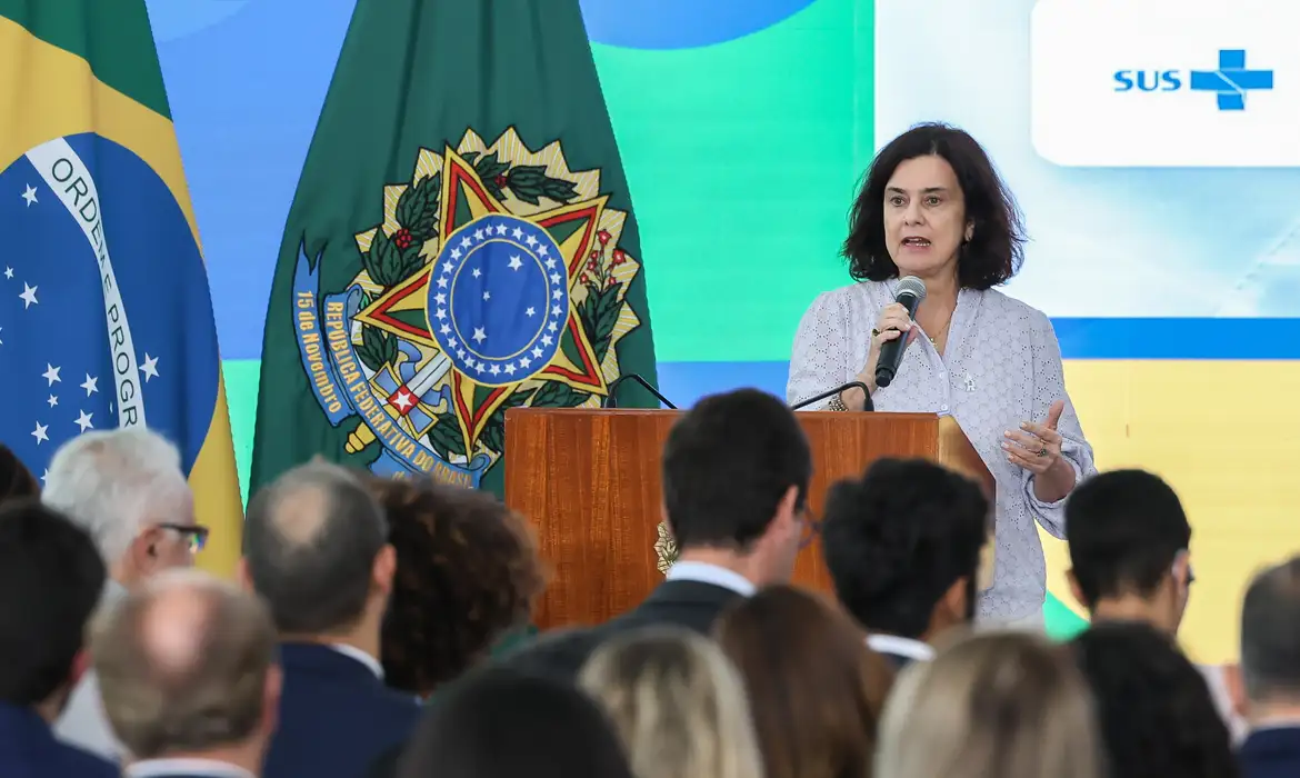 No momento, você está visualizando Brasil vai ampliar oferta de doses contra a dengue em 2025