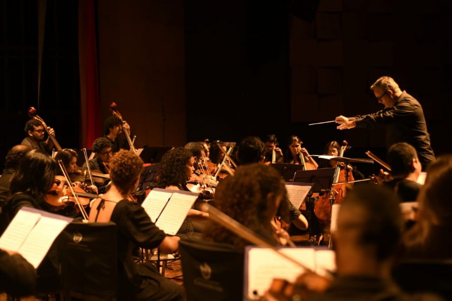 Você está visualizando atualmente Orquestra CirandaMundo apresenta concerto da Série Amazônia nesta quarta