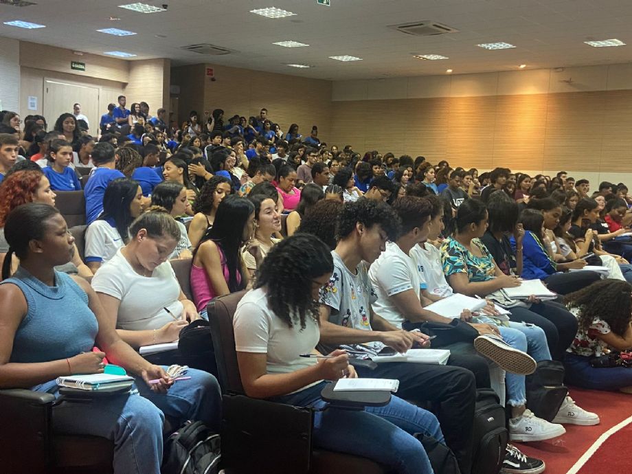 No momento, você está visualizando Pré-Enem Digit@l 2024 em Várzea Grande terá mais aulas durante a semana