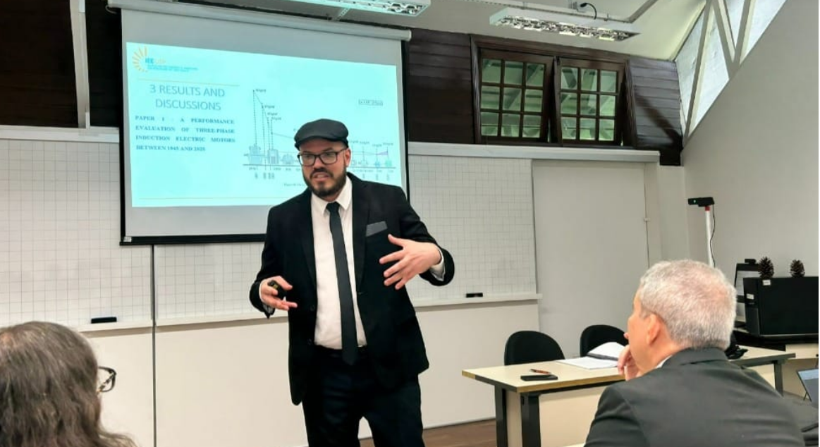 No momento, você está visualizando Professor da UFMT conquista Summa Cum Laude após apresentar pesquisa na USP