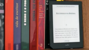 Leia mais sobre o artigo DIA DO LIVRO: Quase 31% dos leitores querem ler mais de 20 livros em 2024