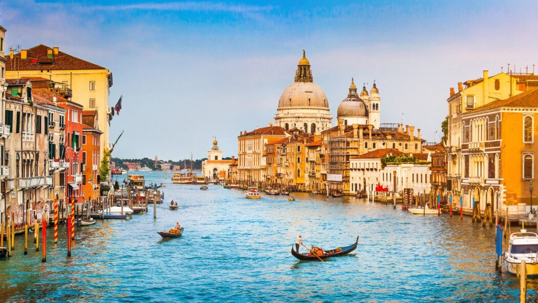 Você está visualizando atualmente Veneza passa a cobrar taxa para evitar turismo de massa