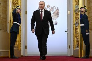 Leia mais sobre o artigo EUA e maioria dos países da UE boicotam posse de Putin