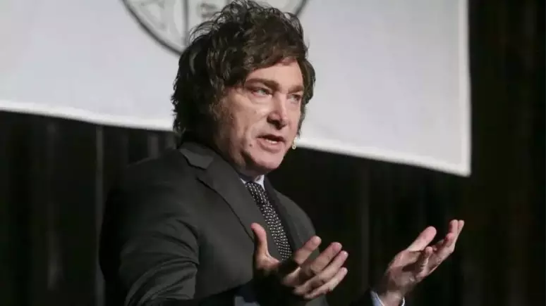 No momento, você está visualizando FMI e Milei chegam a acordo para liberação de US$ 800 mi para a Argentina