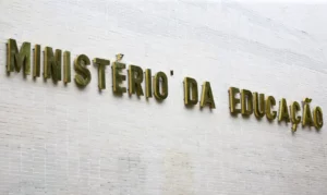 Leia mais sobre o artigo MEC oferta 80 mil bolsas a estudantes de cursos de licenciatura