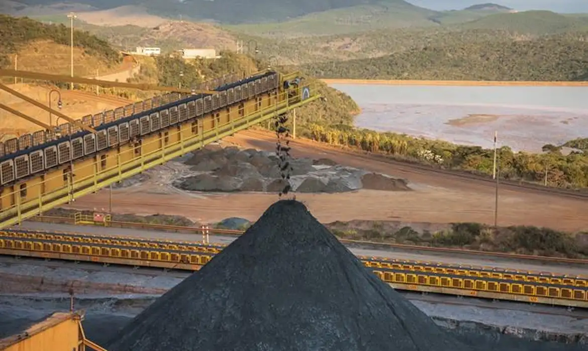 No momento, você está visualizando Mineradoras registram alta no 1º trimestre e criticam imposto seletivo