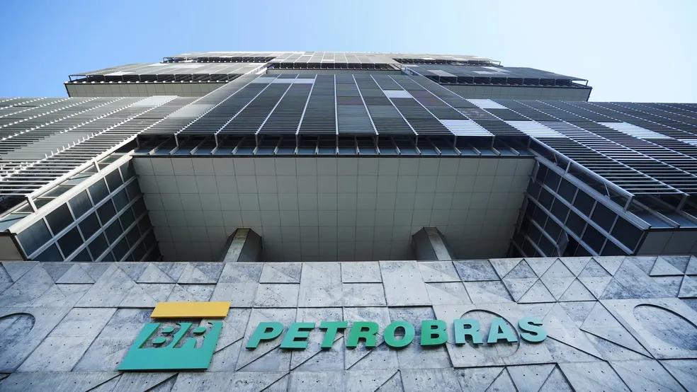 No momento, você está visualizando Petrobras tem lucro de R$ 23,7 bilhões no 1° trimestre, queda de 38%