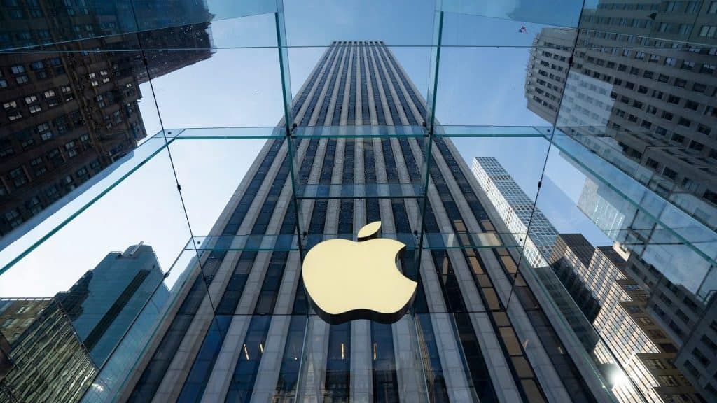 No momento, você está visualizando Apple vai oferecer curso gratuito de IA no Brasil