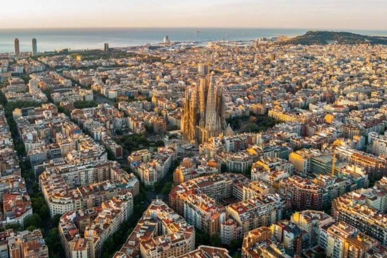 No momento, você está visualizando Barcelona quer proibir o aluguel de apartamentos para turistas até 2028