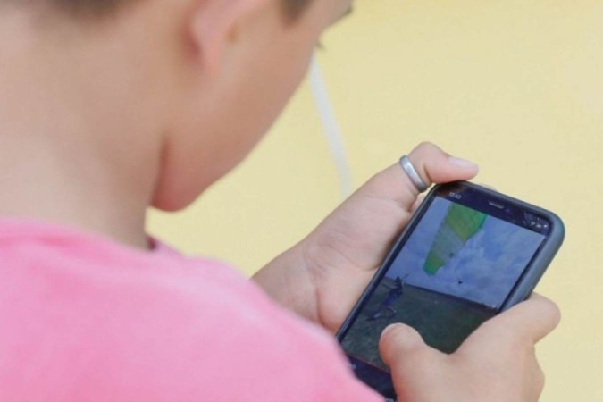 No momento, você está visualizando Dispositivos eletrônicos inibem autocontrole de filhos e desafiam os pais