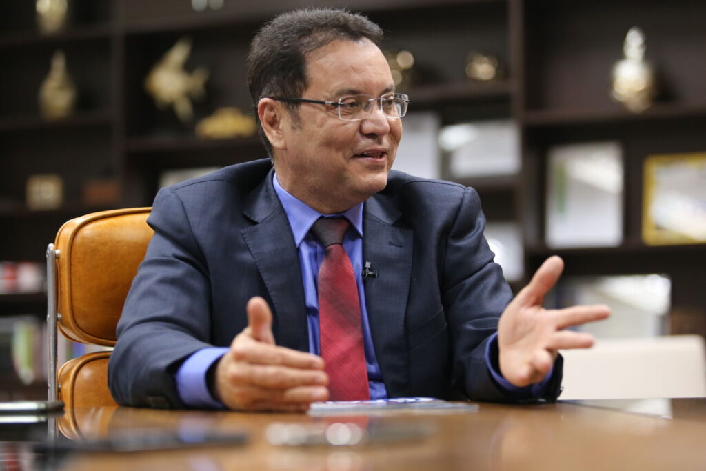 No momento, você está visualizando Eduardo Botelho defende licitação para o BRT em Cuiabá