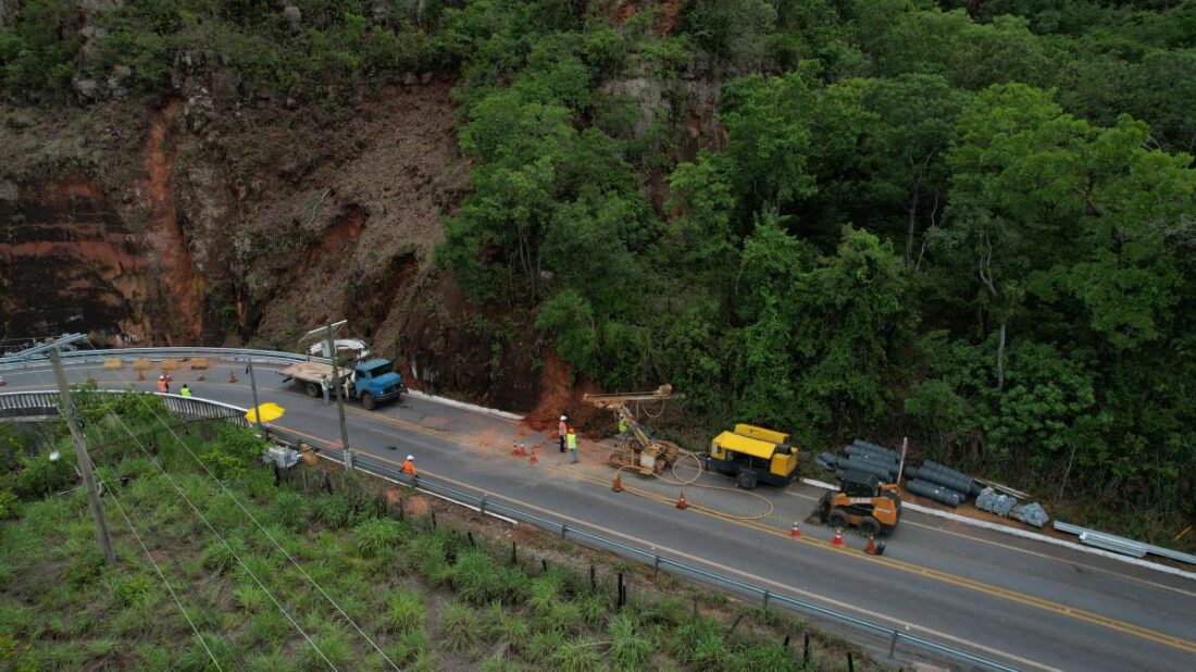 No momento, você está visualizando Governo mantém proibição de tráfego de carretas na MT-251