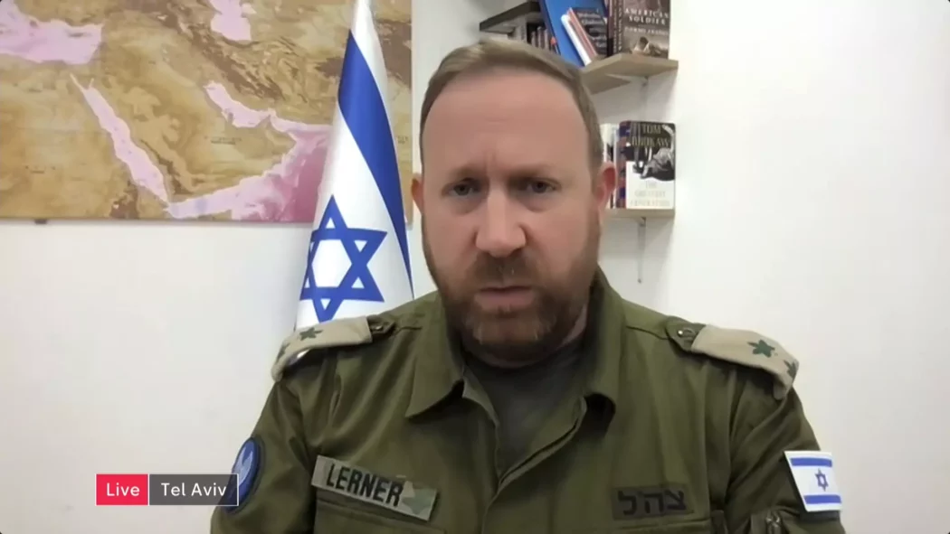 No momento, você está visualizando Israel bombardeia escola da ONU em Gaza e deixa 40 mortos
