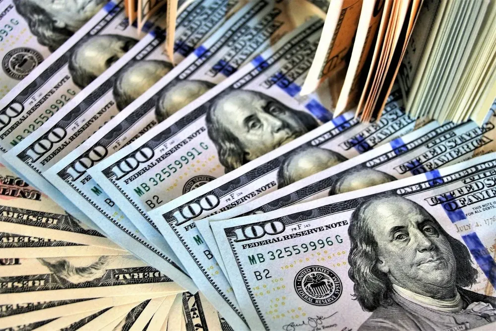No momento, você está visualizando Após recorde na 2ª feira, dólar “blue” na Argentina testa nova máxima